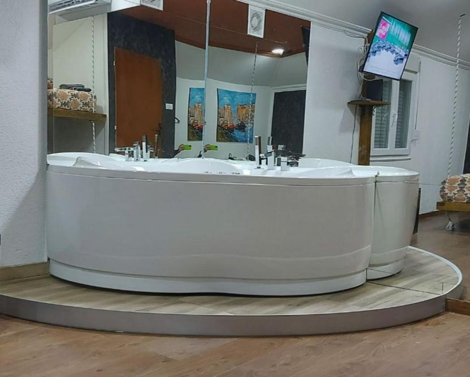 Mistik Secret Apartments Jagodina Exteriör bild